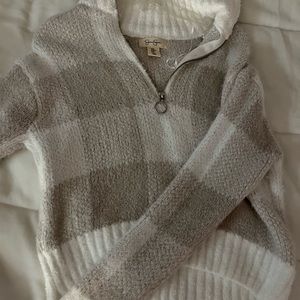 sweater size extra small, grey white and beige